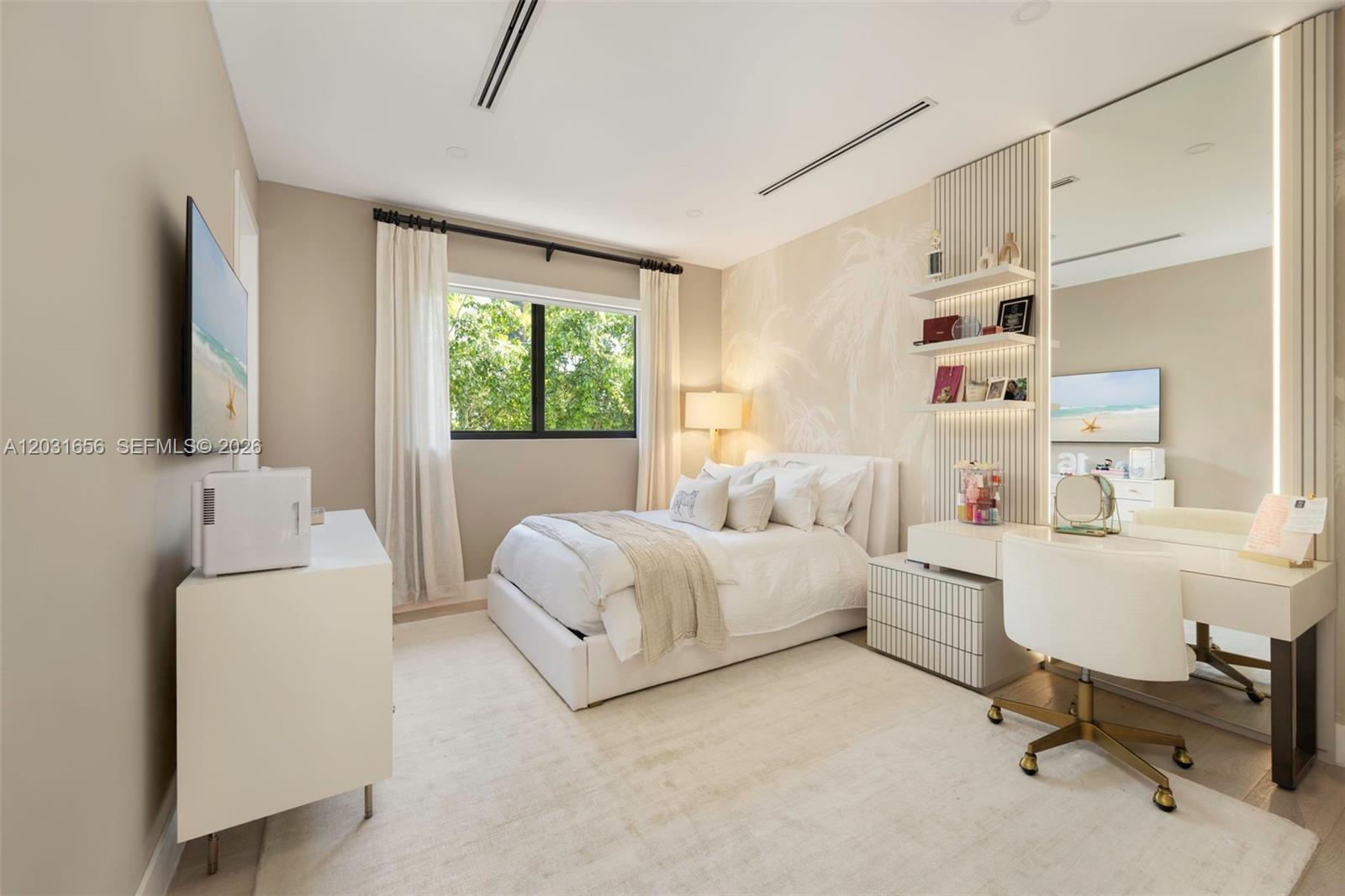7300 Los Pinos Blvd Coral Gables, FL 33143