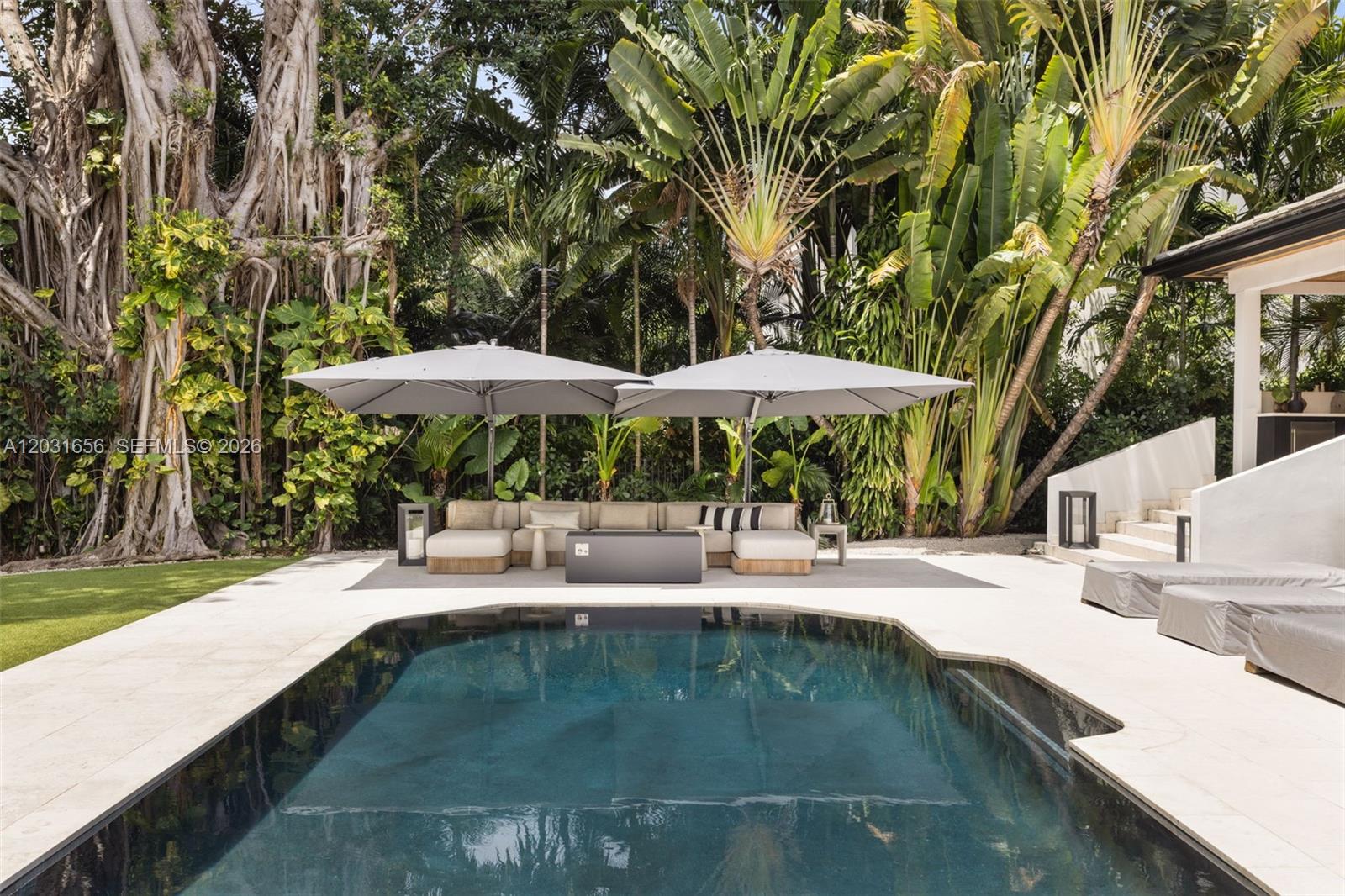 7300 Los Pinos Blvd Coral Gables, FL 33143