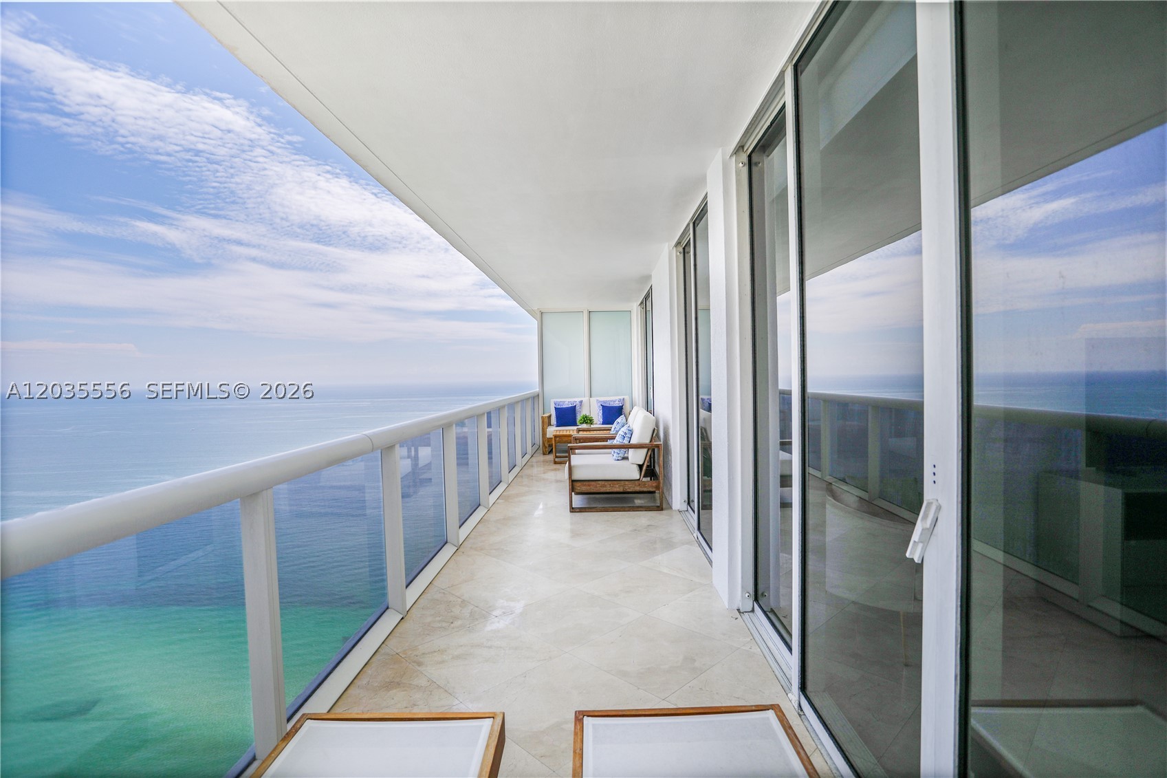 image Beach Club 22
