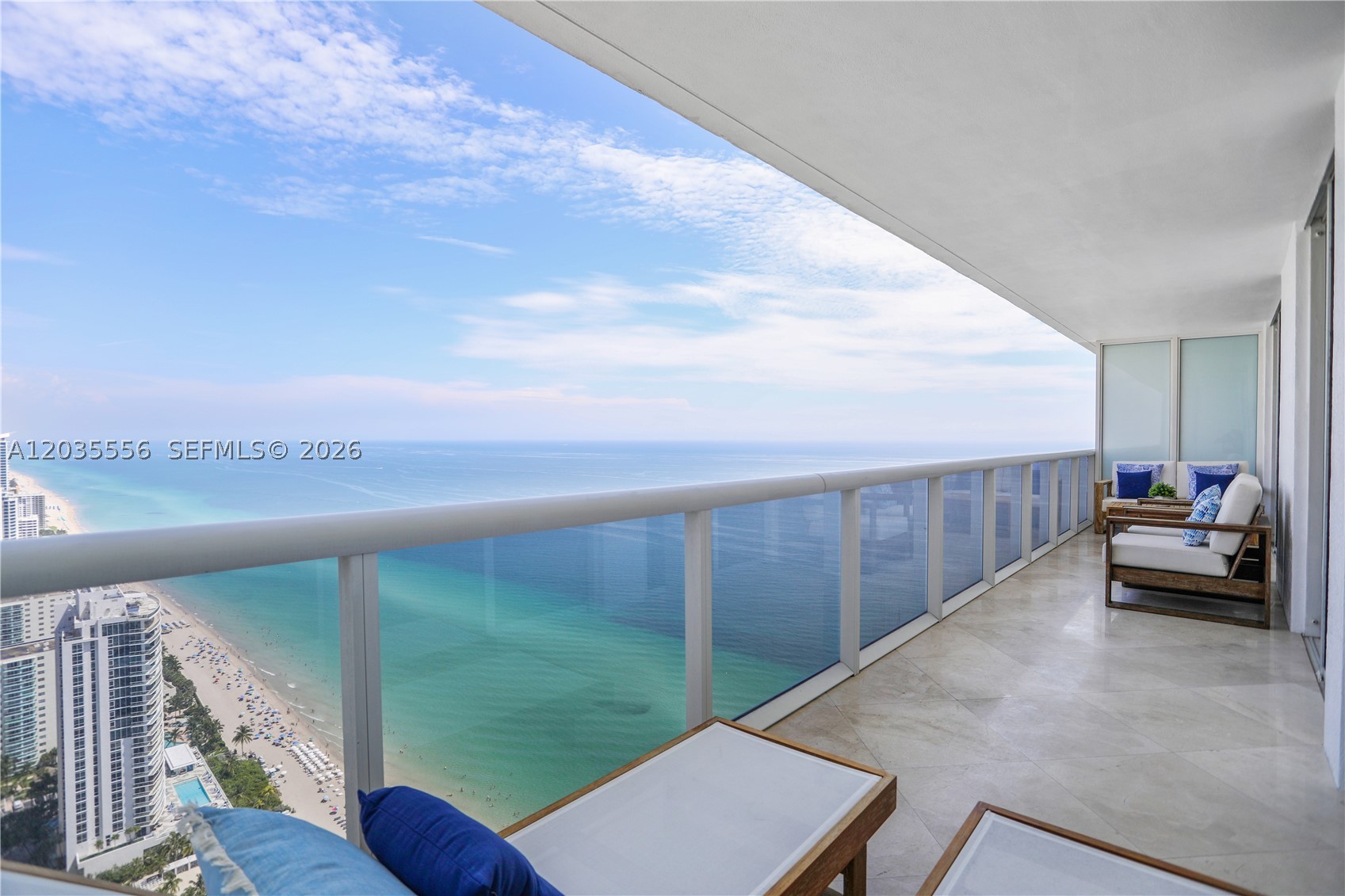 image Beach Club 25