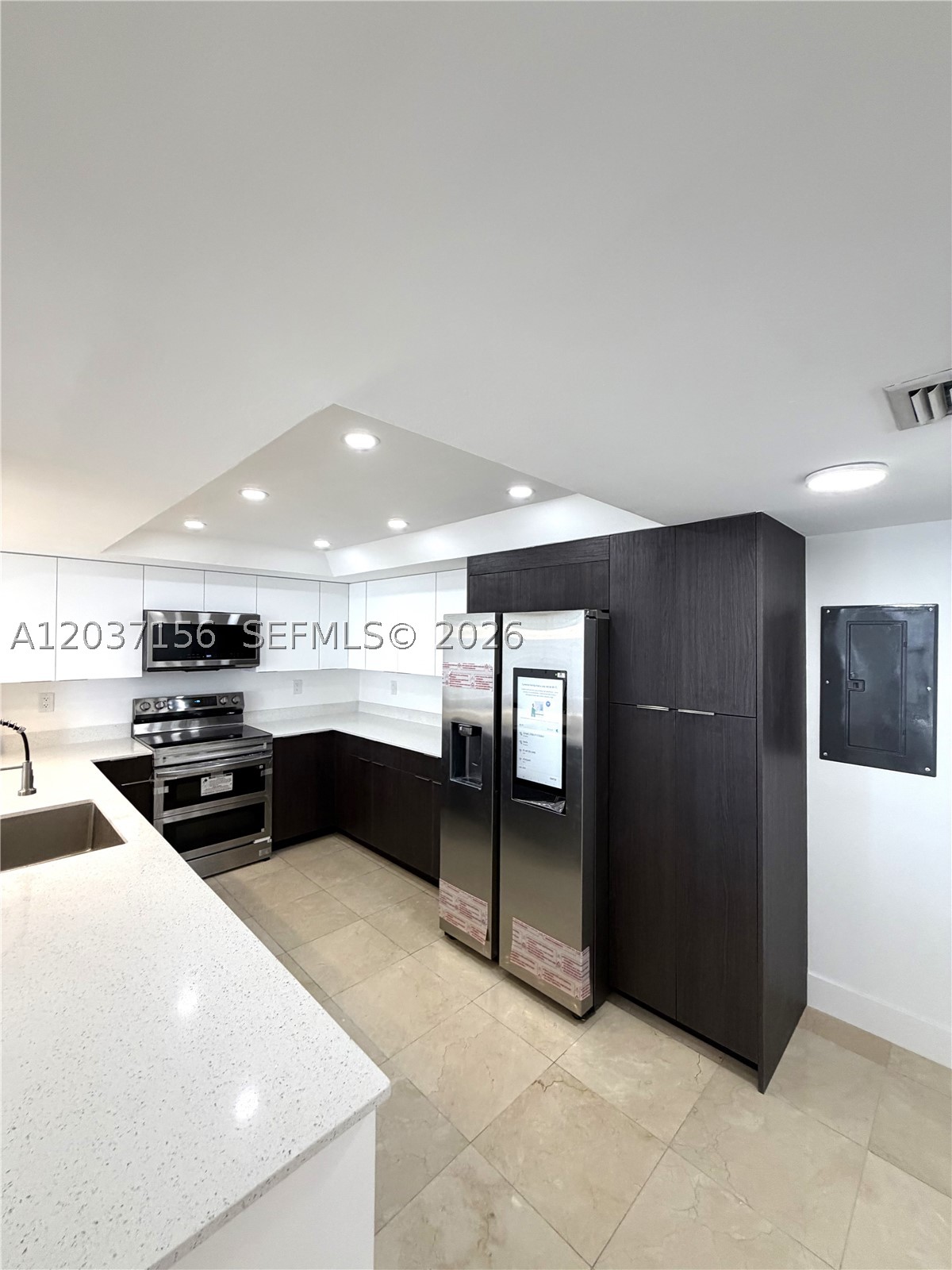 520 Brickell Key Dr #A1005 Miami, FL 33131