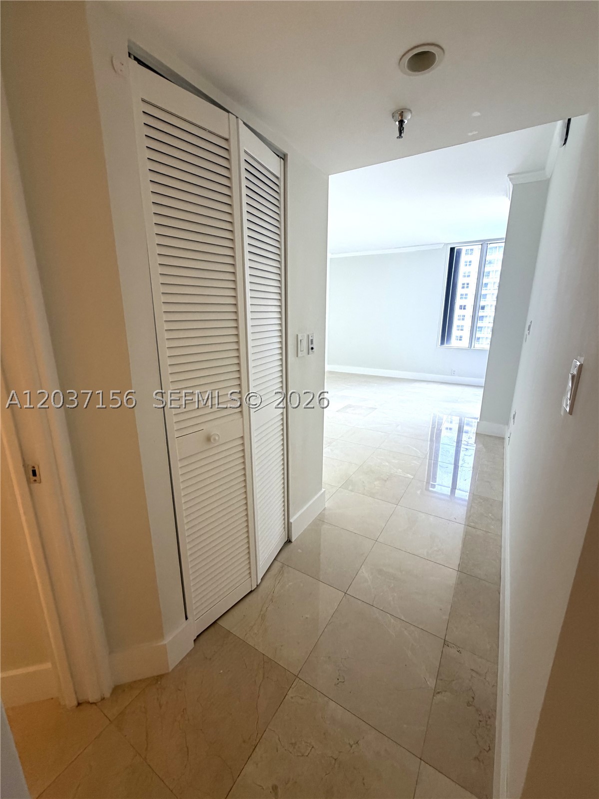 520 Brickell Key Dr #A1005 Miami, FL 33131