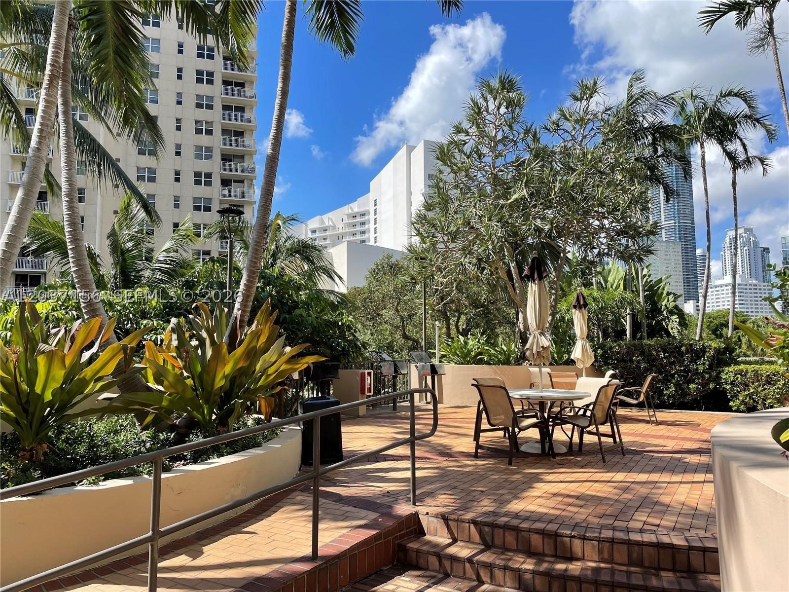 520 Brickell Key Dr #A1005 Miami, FL 33131
