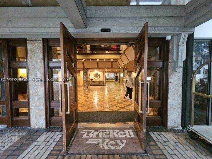 520 Brickell Key Dr #A1005 Miami, FL 33131