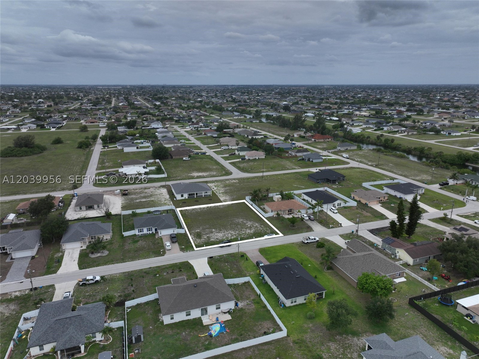 530 NW 23rd Ter Cape Coral, FL 33993
