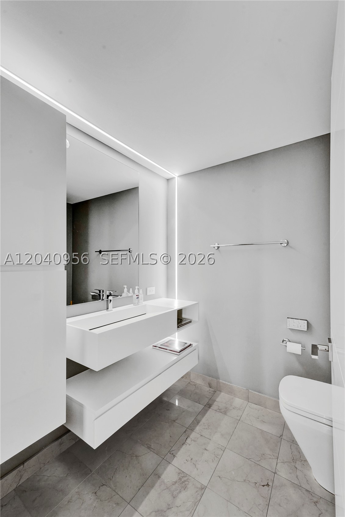 image Akoya9