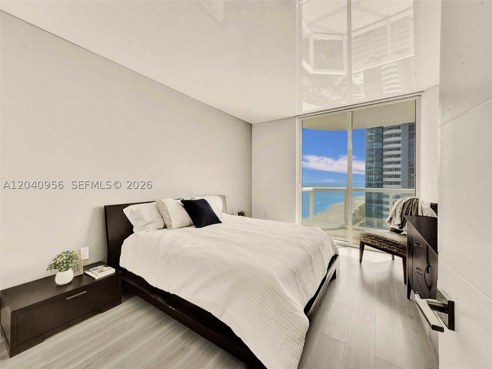 image Akoya5