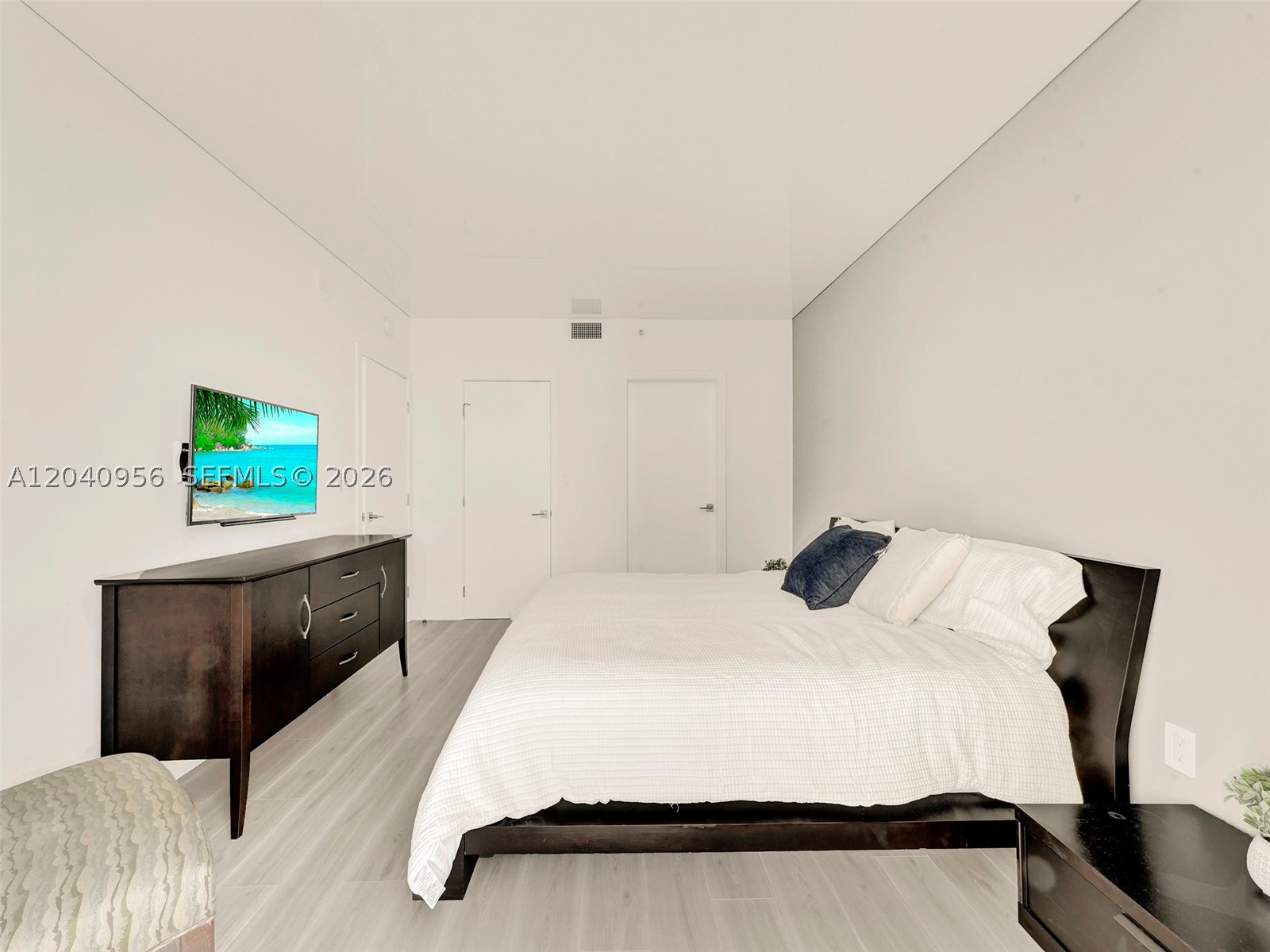 image Akoya6