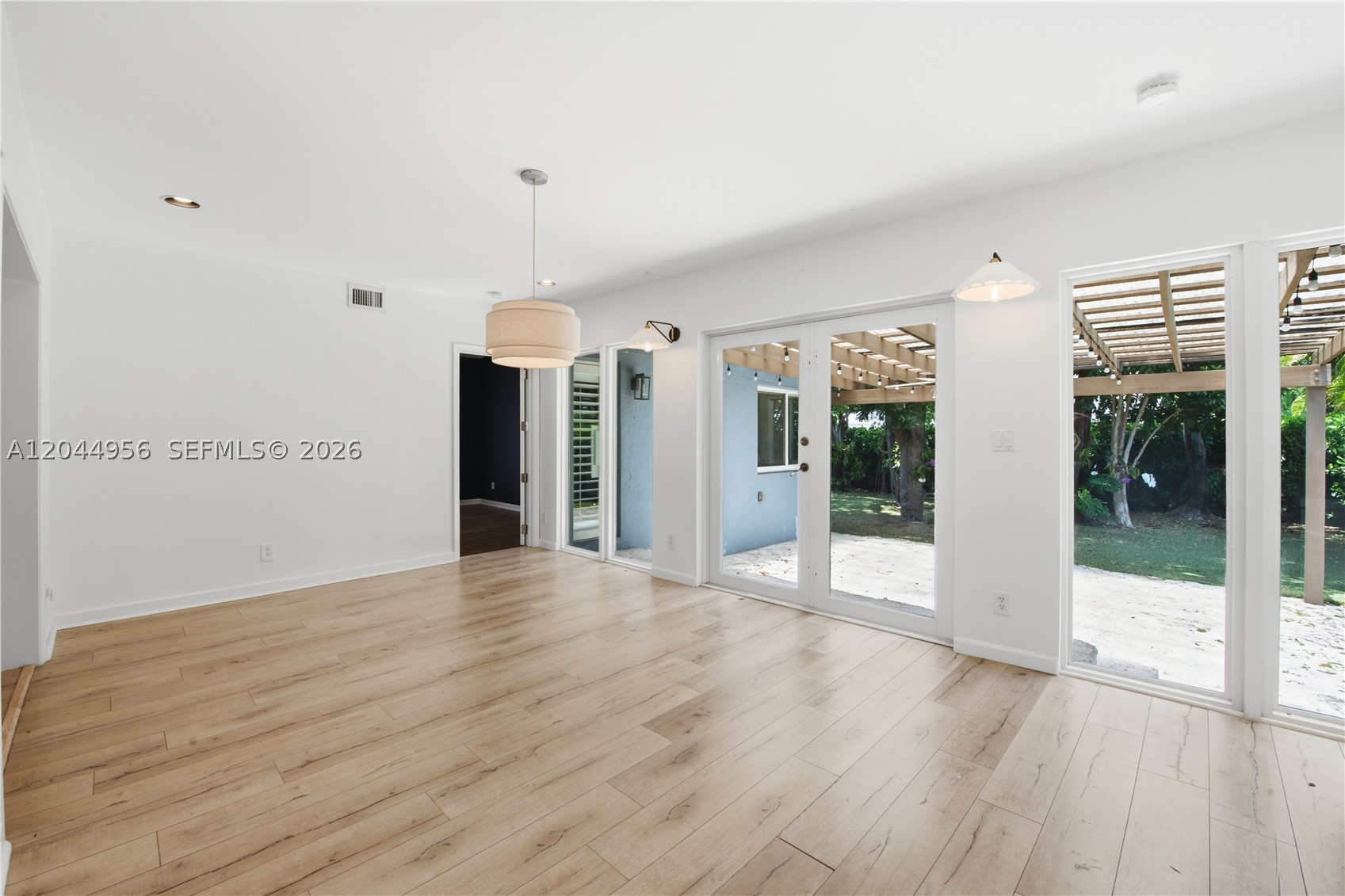 7220 SW 53rd Ct Miami, FL 33143