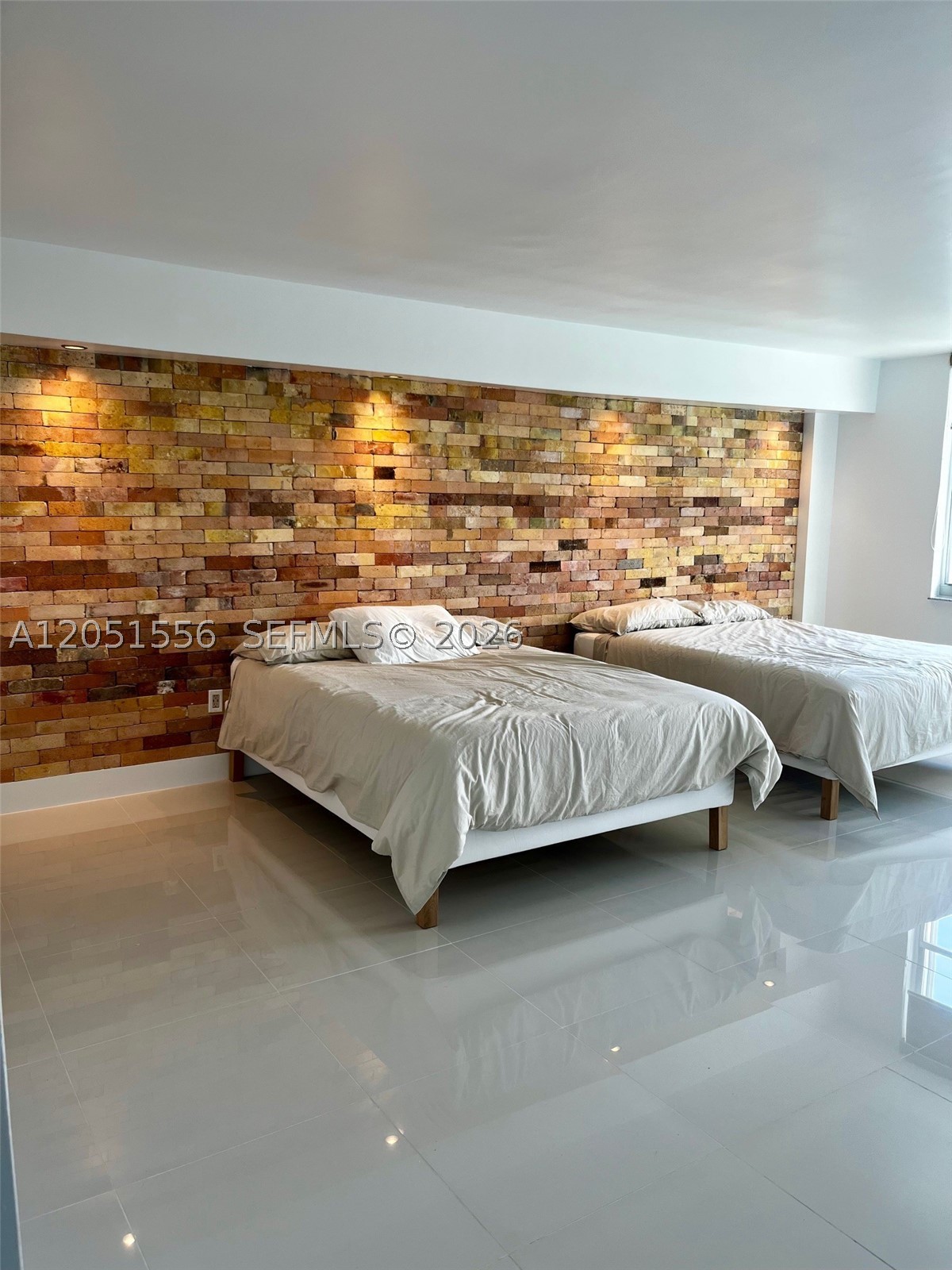 image Ten Thousand Plaza12
