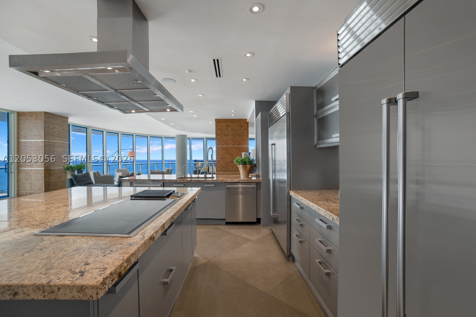 100 S Pointe Dr #2905 Miami Beach, FL 33139