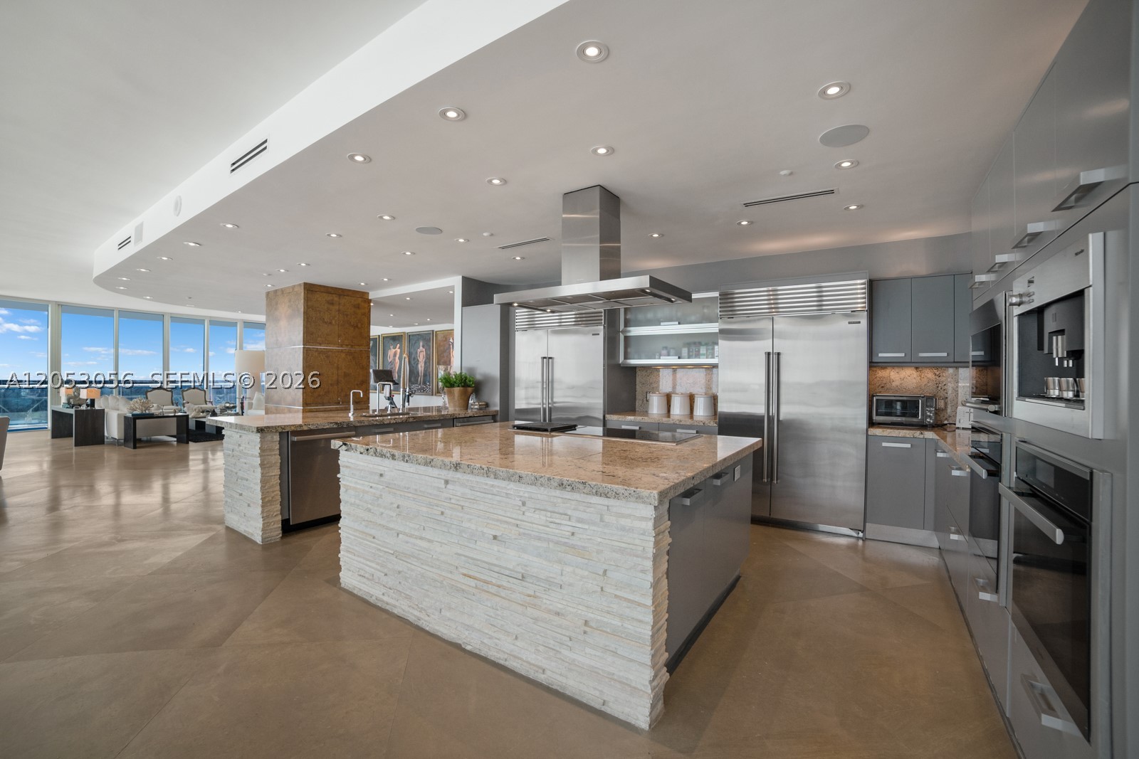 100 S Pointe Dr #2905 Miami Beach, FL 33139