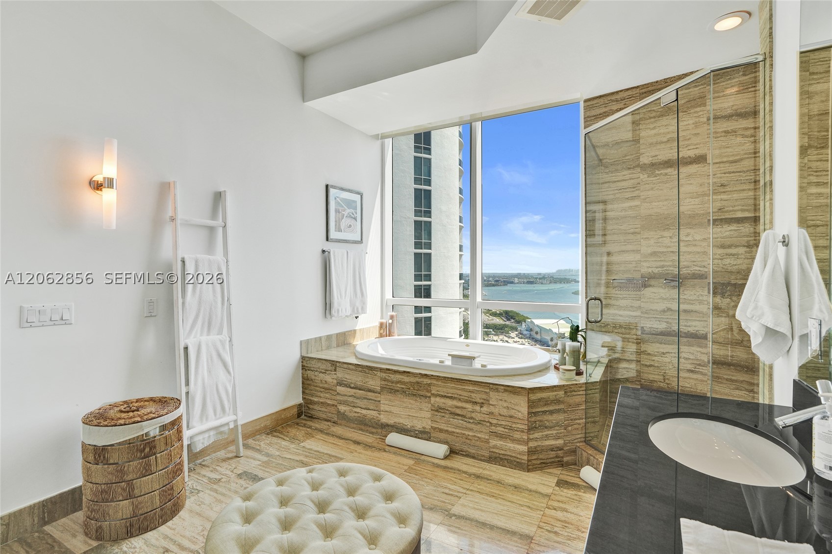 image Trump Tower I11