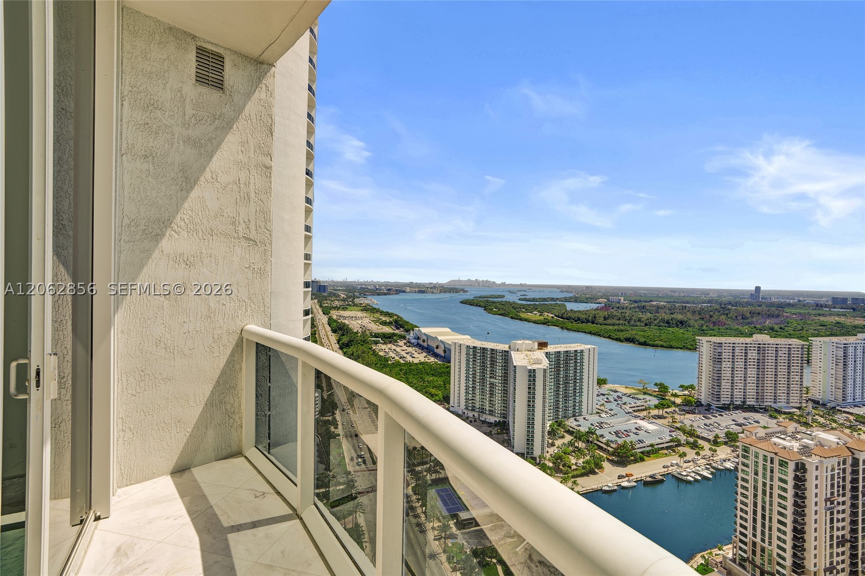 image Trump Tower I49
