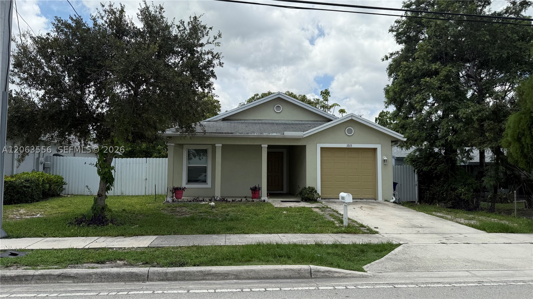 1018 Foster Rd