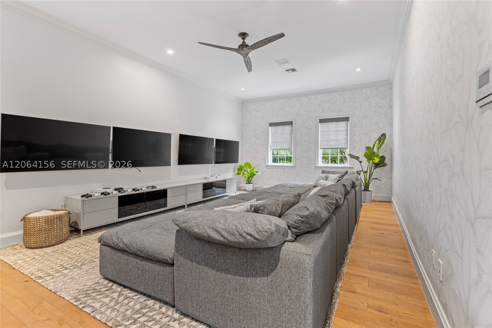 11010 SW 69th Ave Pinecrest, FL 33156