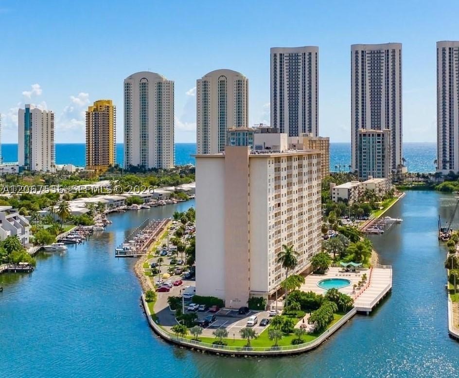 400 Kings Pt Dr #714