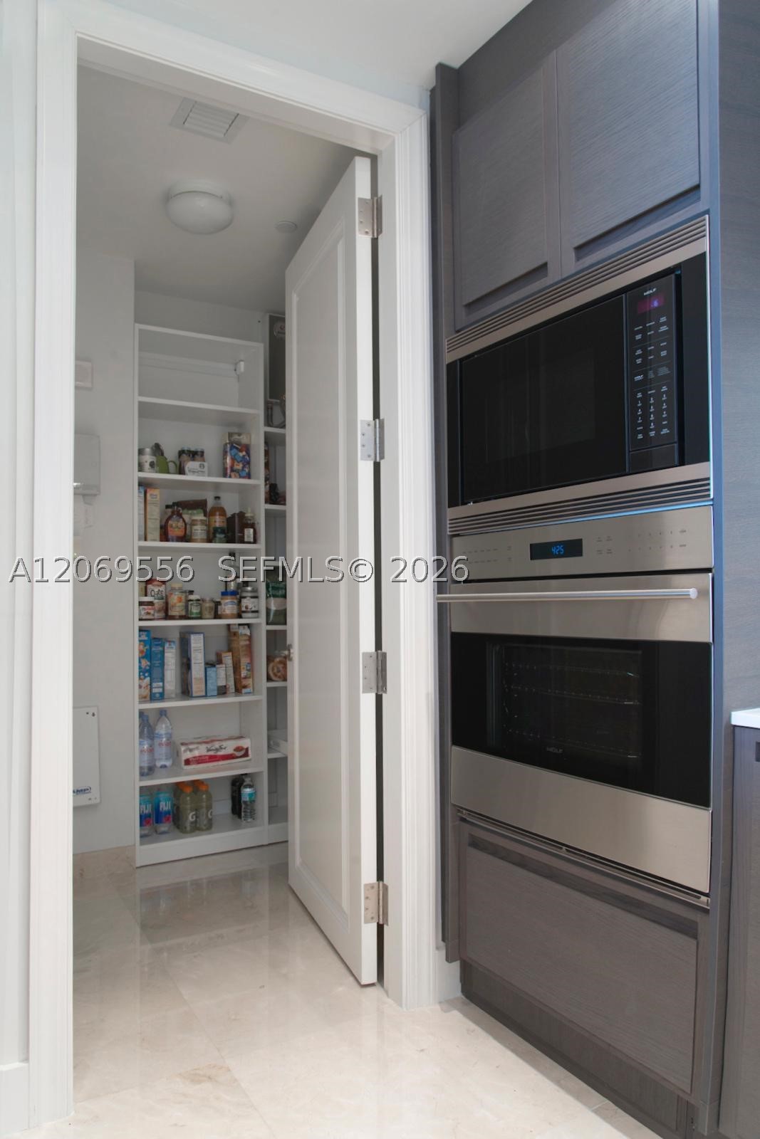 image Four Seasons Residences Miami13