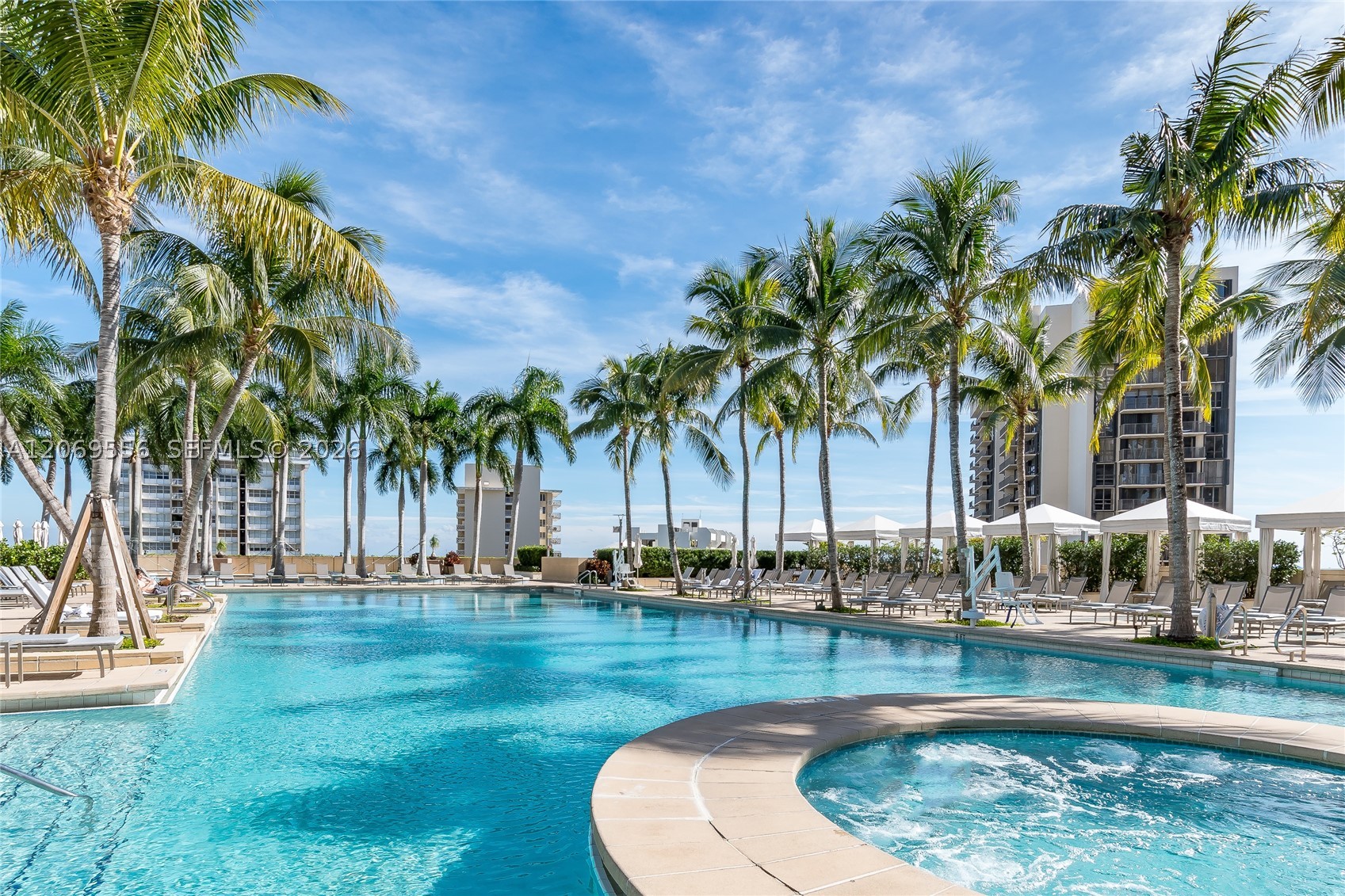 image Four Seasons Residences Miami16