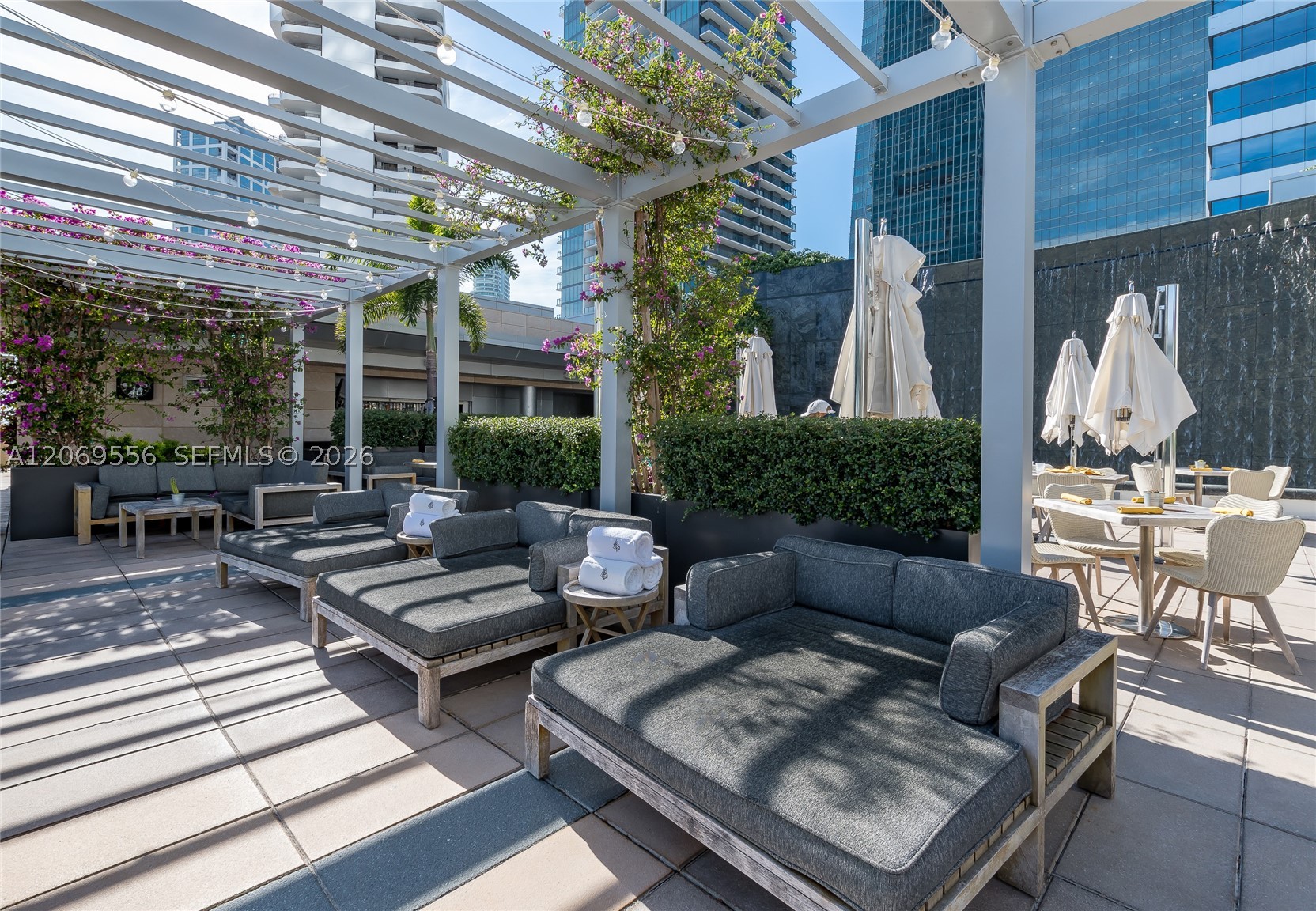 image Four Seasons Residences Miami18