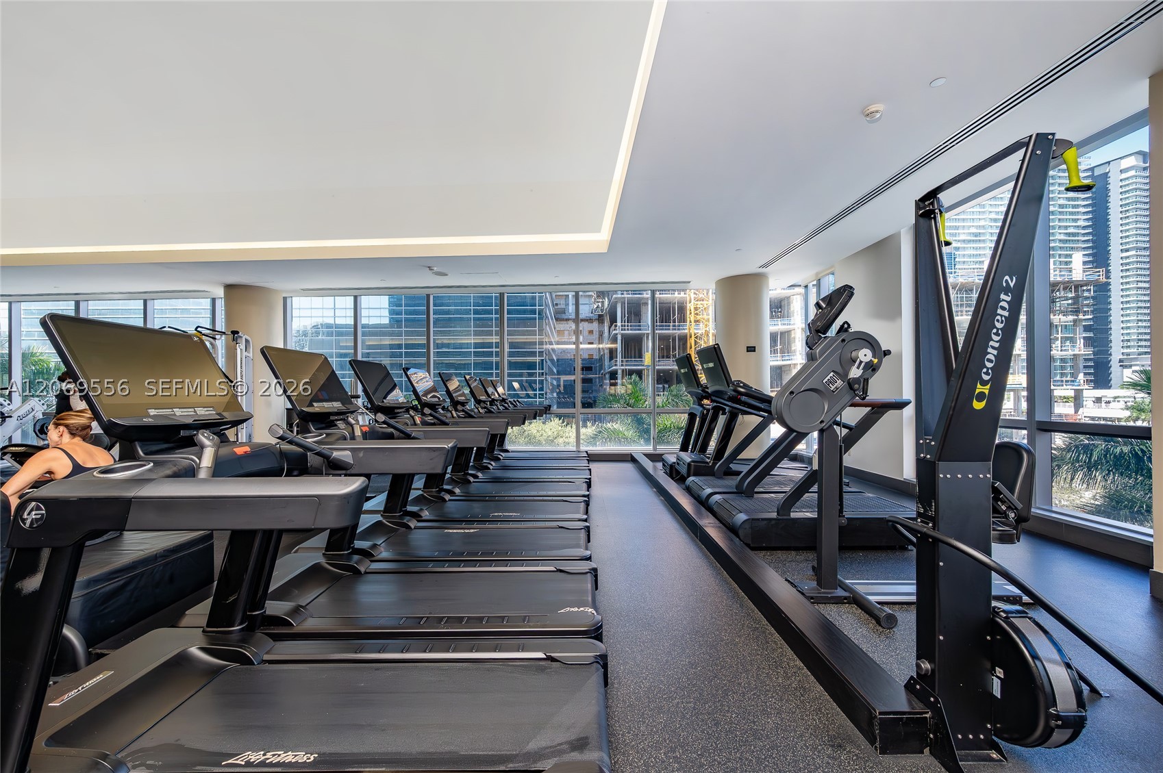 image Four Seasons Residences Miami42