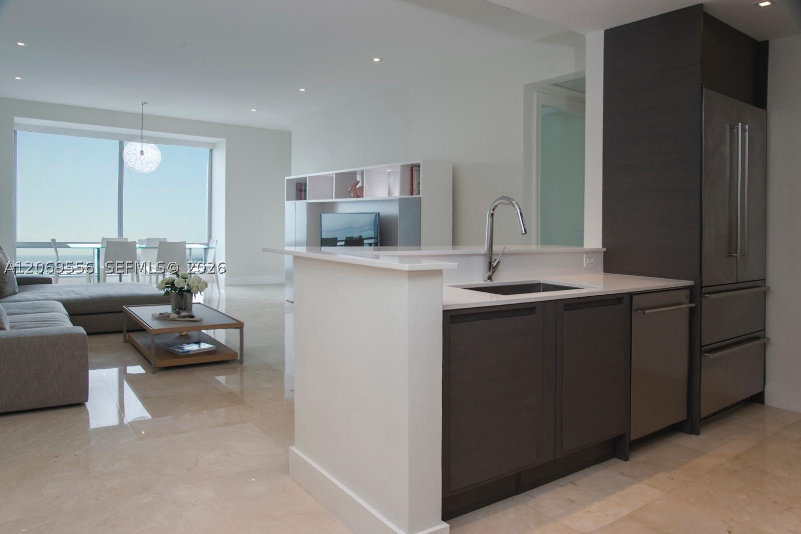 image Four Seasons Residences Miami4
