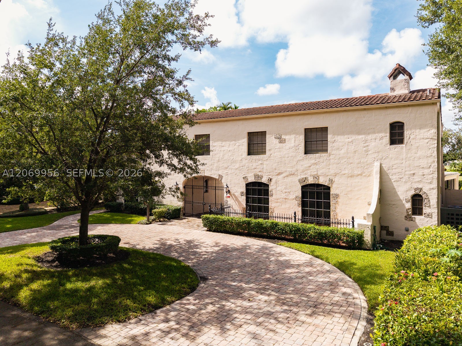 4128 Pinta Ct Coral Gables, FL 33146
