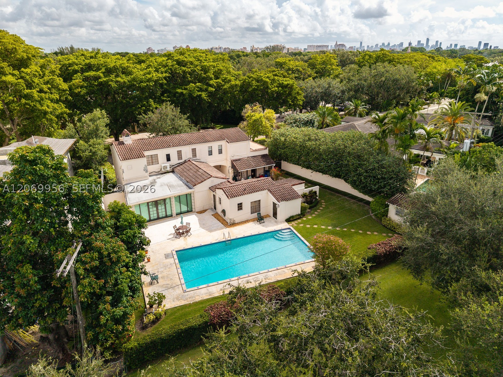 4128 Pinta Ct Coral Gables, FL 33146
