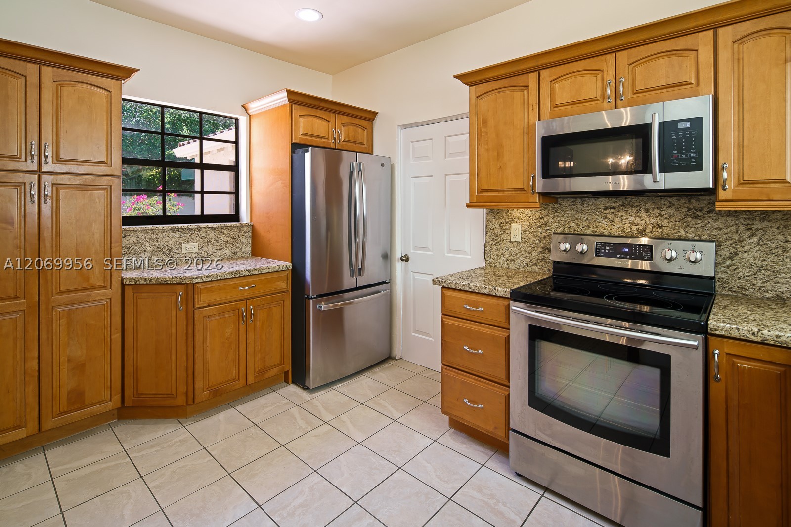 4128 Pinta Ct Coral Gables, FL 33146