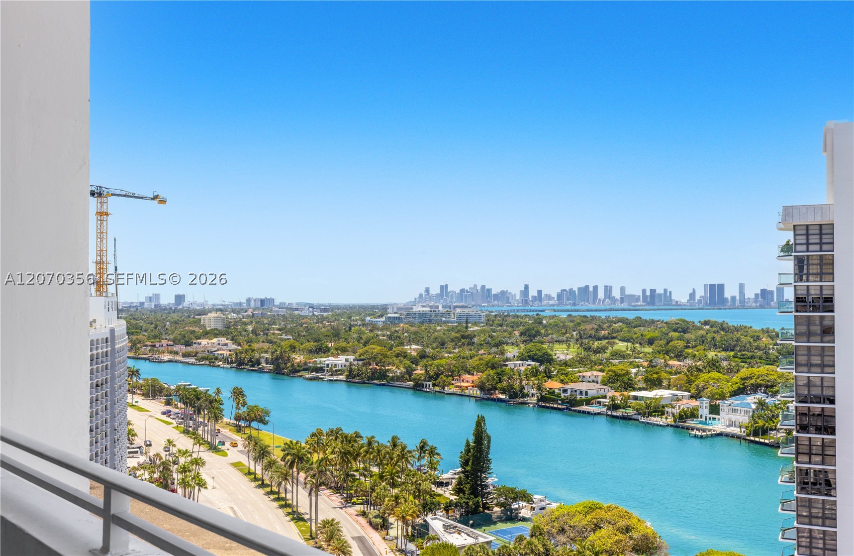 5445 Collins Ave #TS11