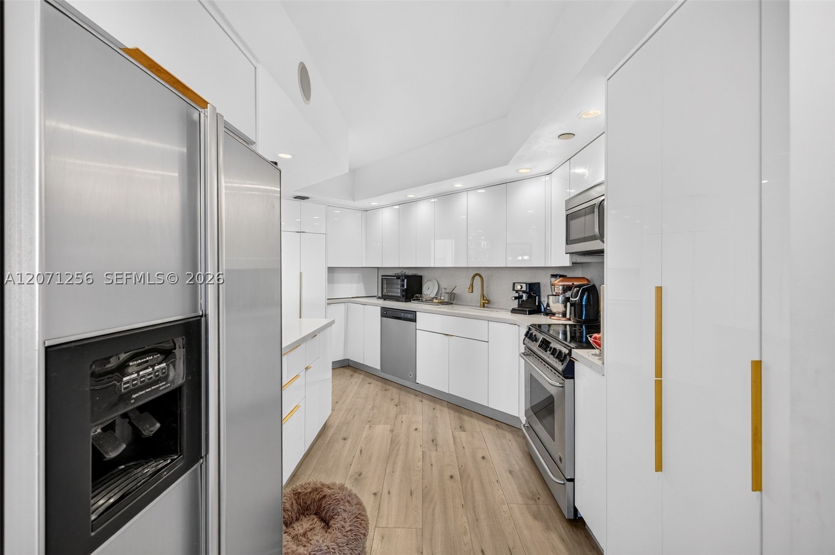 3000 Island Blvd #1201 Aventura, FL 33160