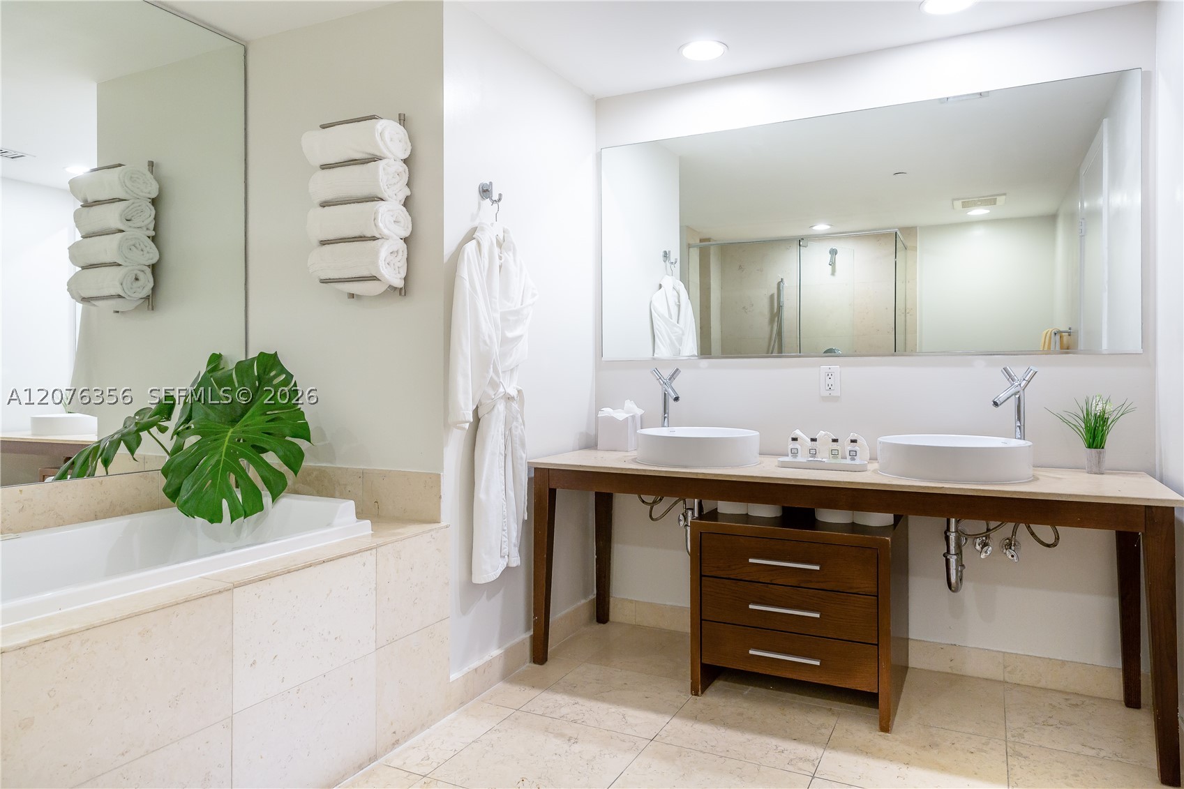 485 Brickell Ave #3410 Miami, FL 33131