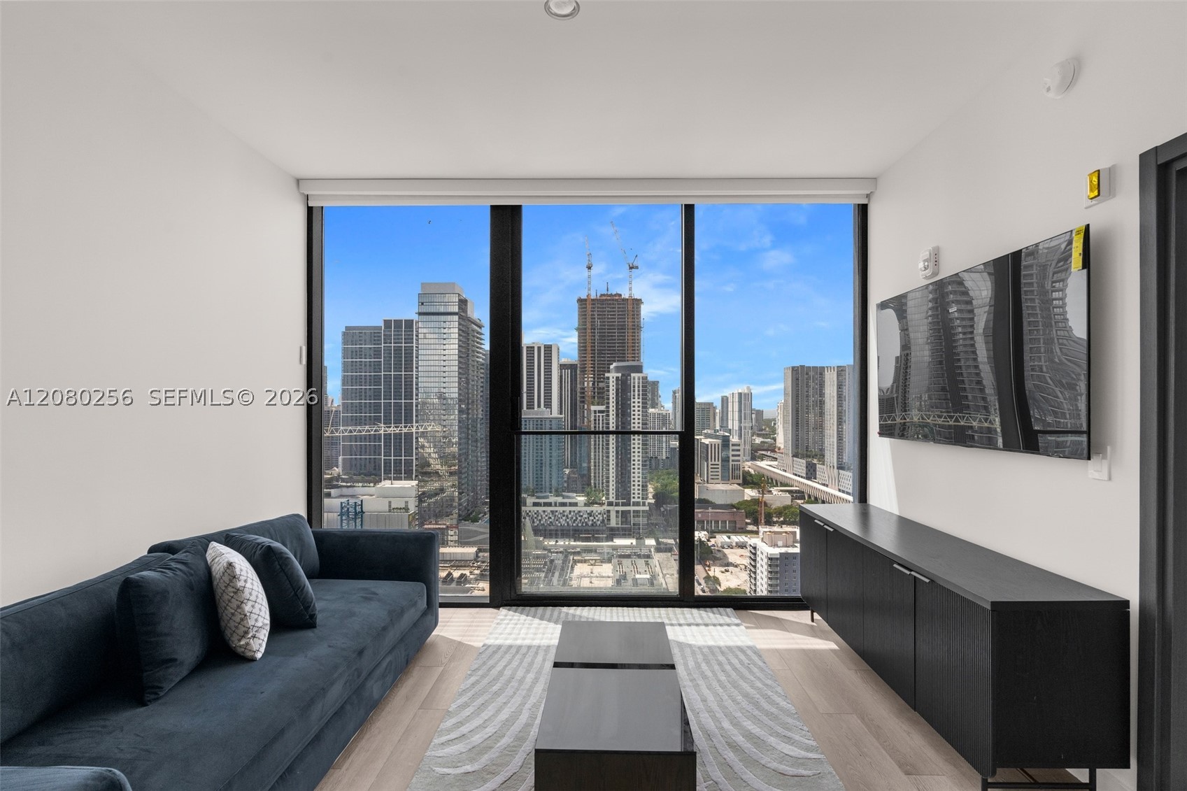 image E11EVEN Hotel & Residences10