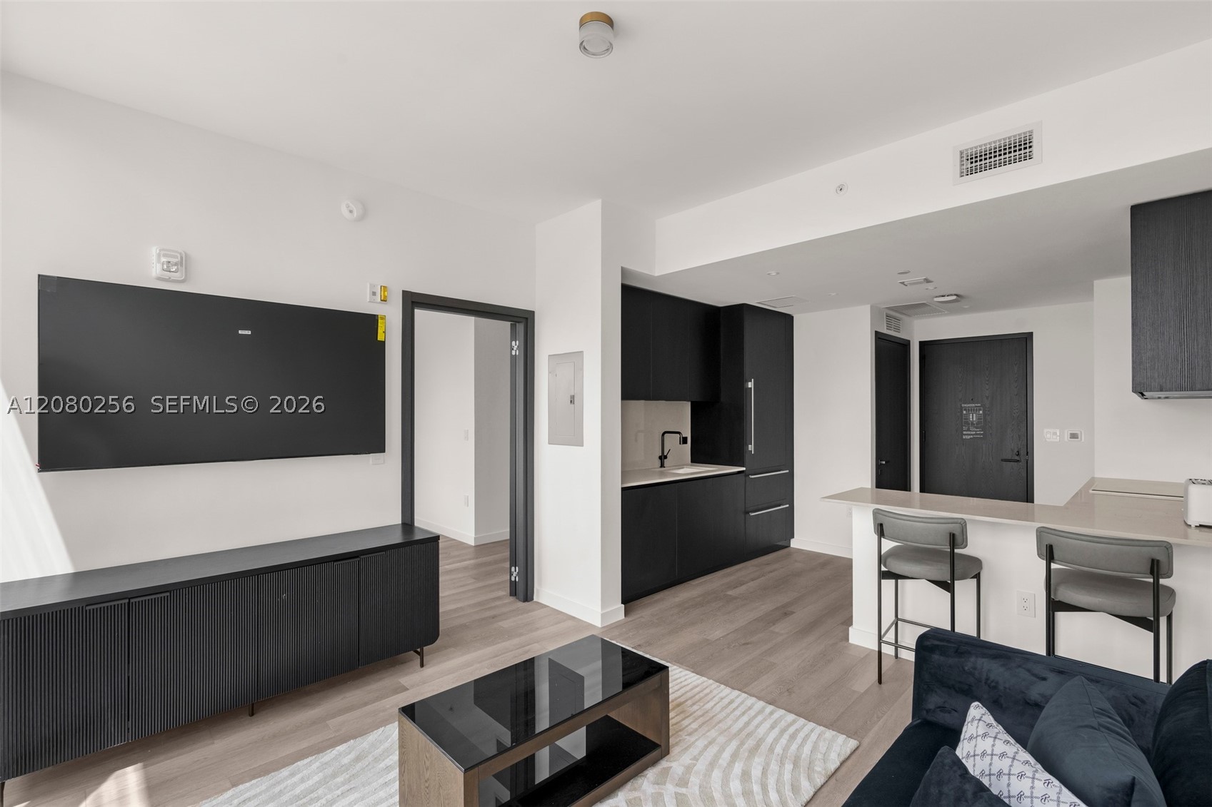 image E11EVEN Hotel & Residences14
