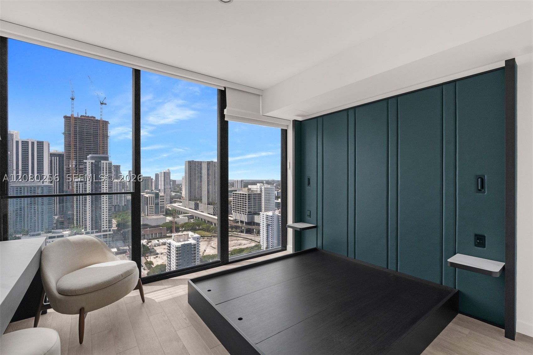 image E11EVEN Hotel & Residences15
