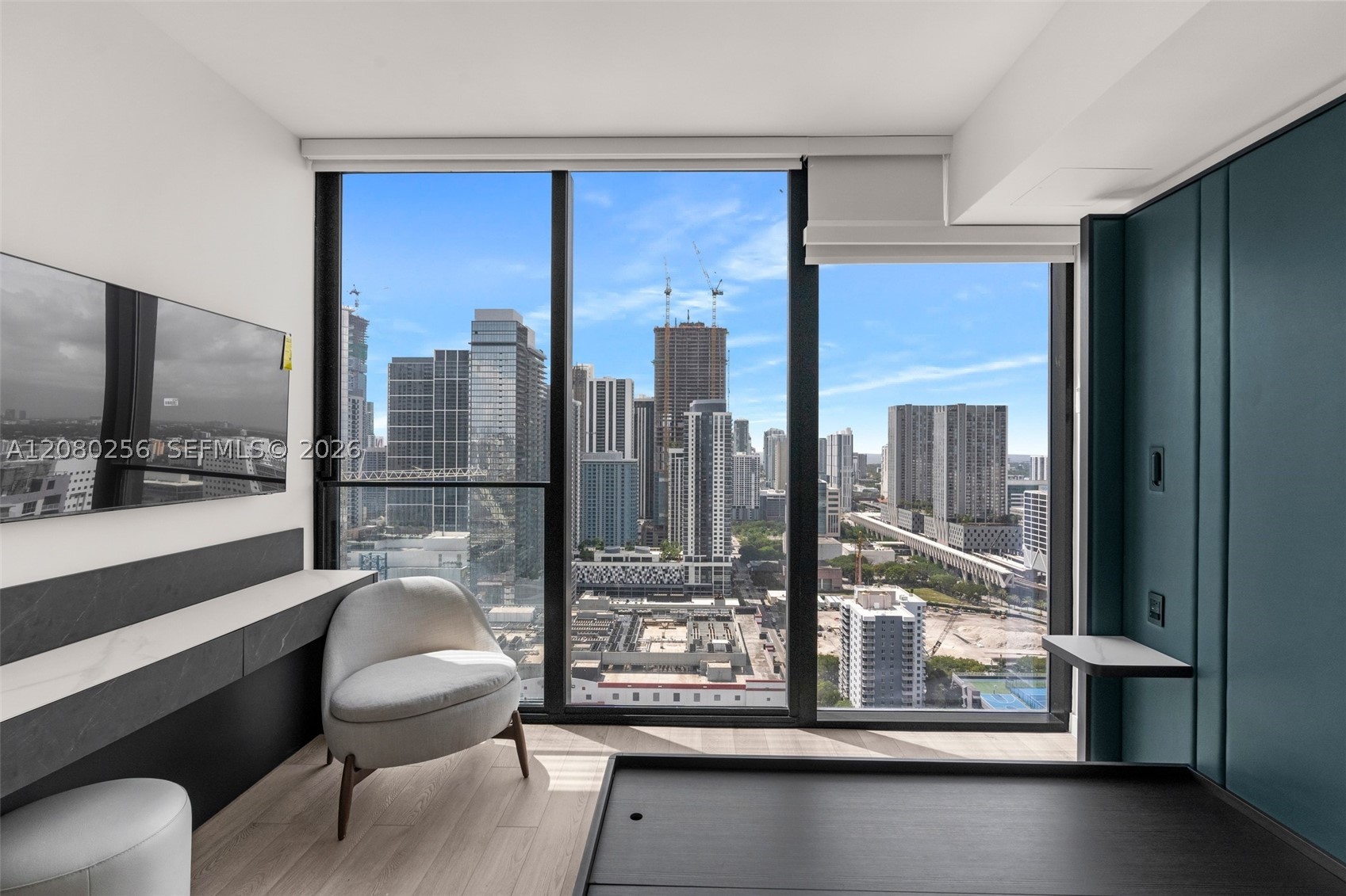image E11EVEN Hotel & Residences17