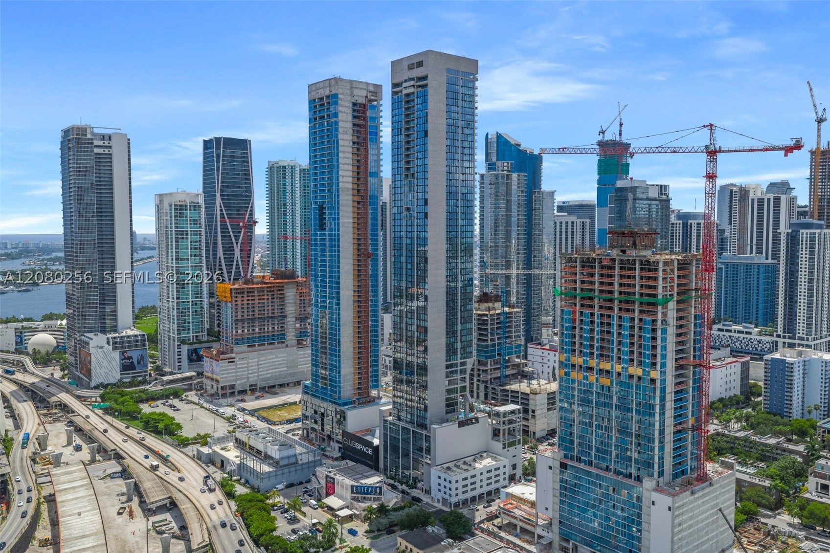 image E11EVEN Hotel & Residences25