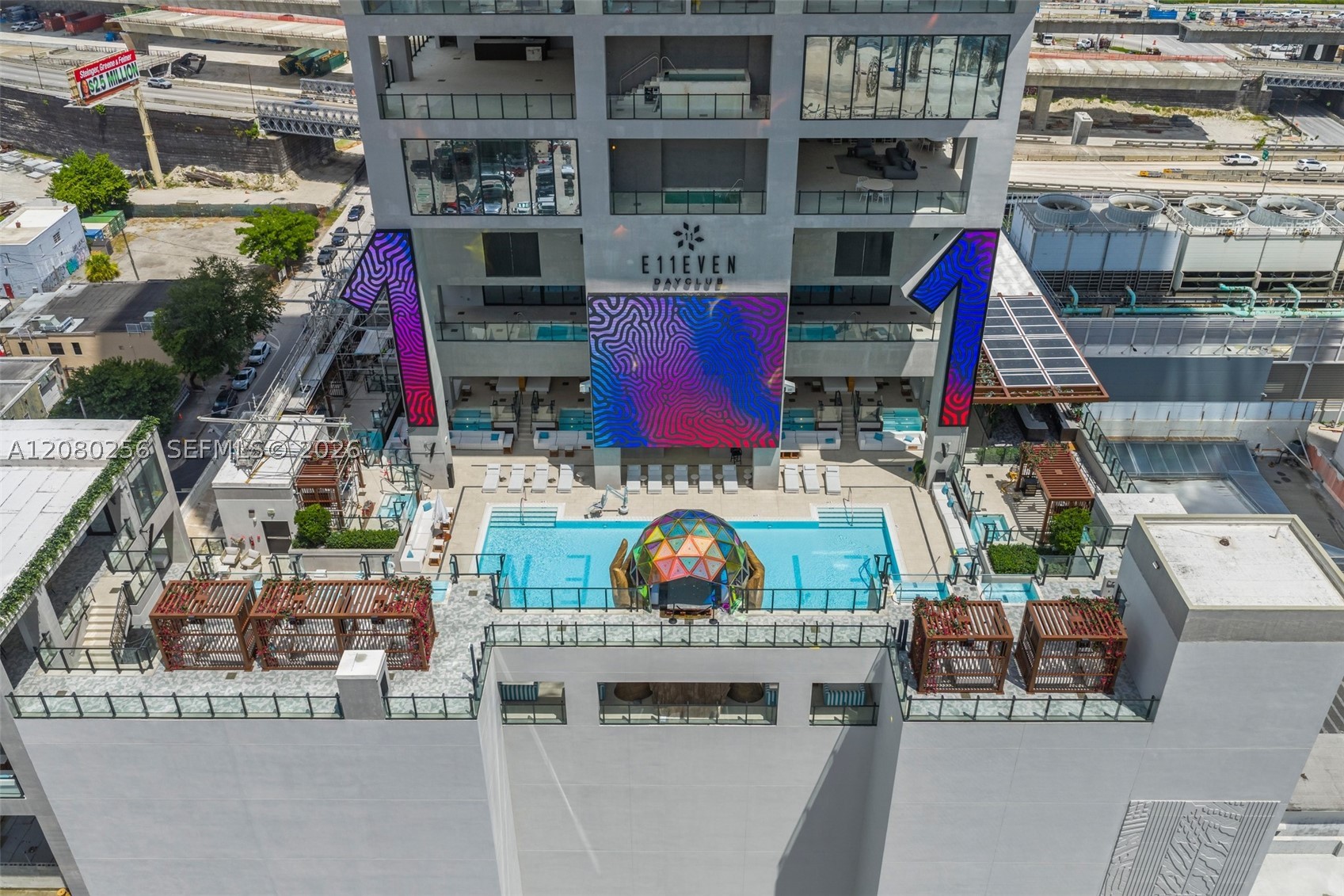 image E11EVEN Hotel & Residences2