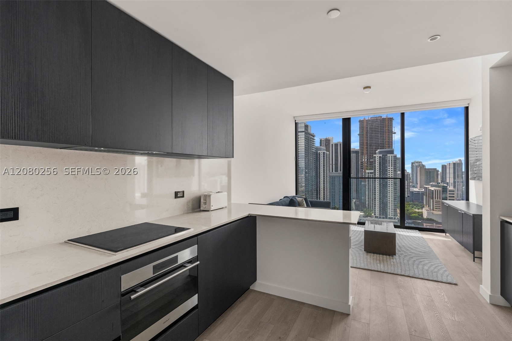 image E11EVEN Hotel & Residences3