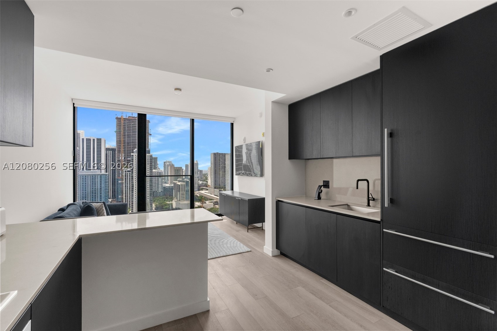 image E11EVEN Hotel & Residences4