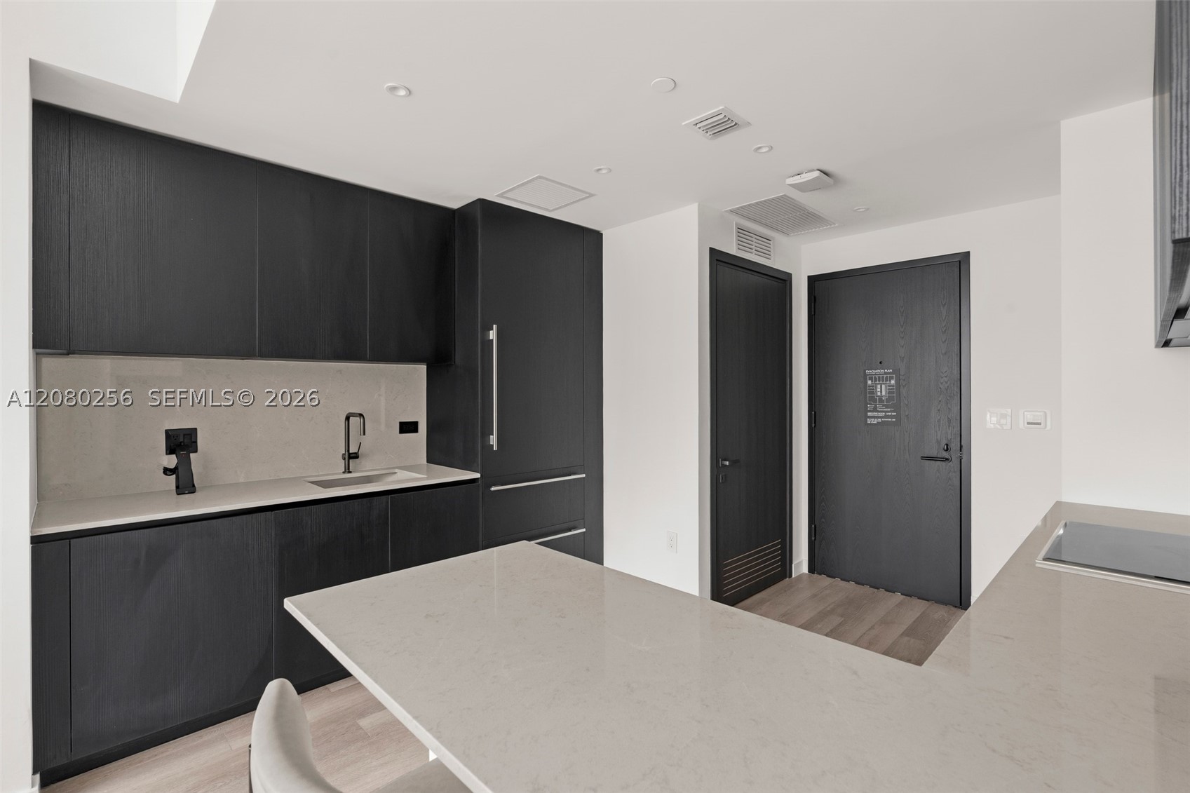 image E11EVEN Hotel & Residences8