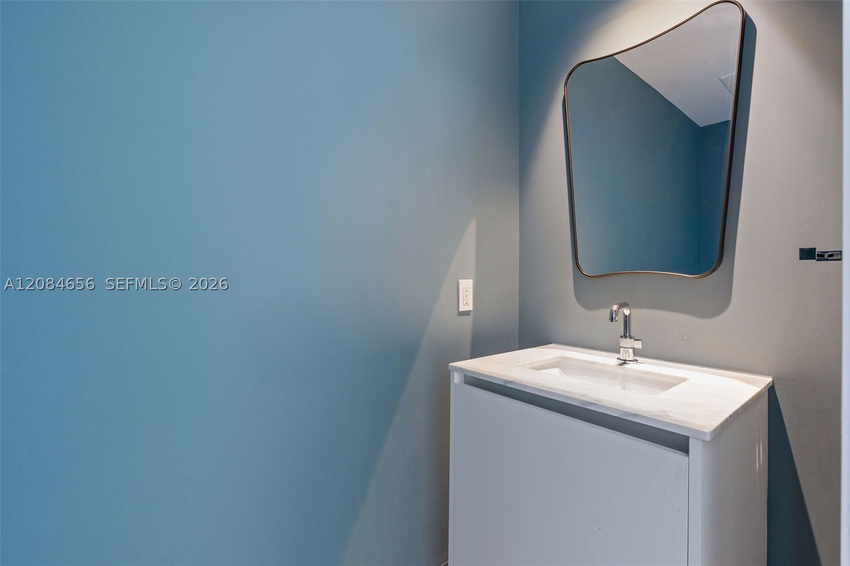 image Elysee Miami24