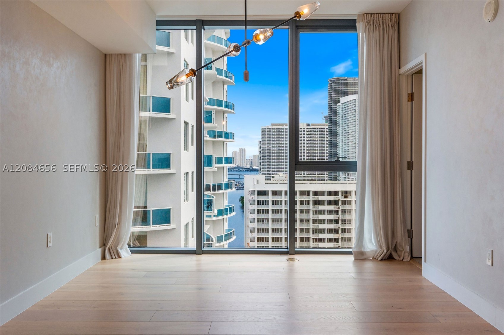image Elysee Miami38