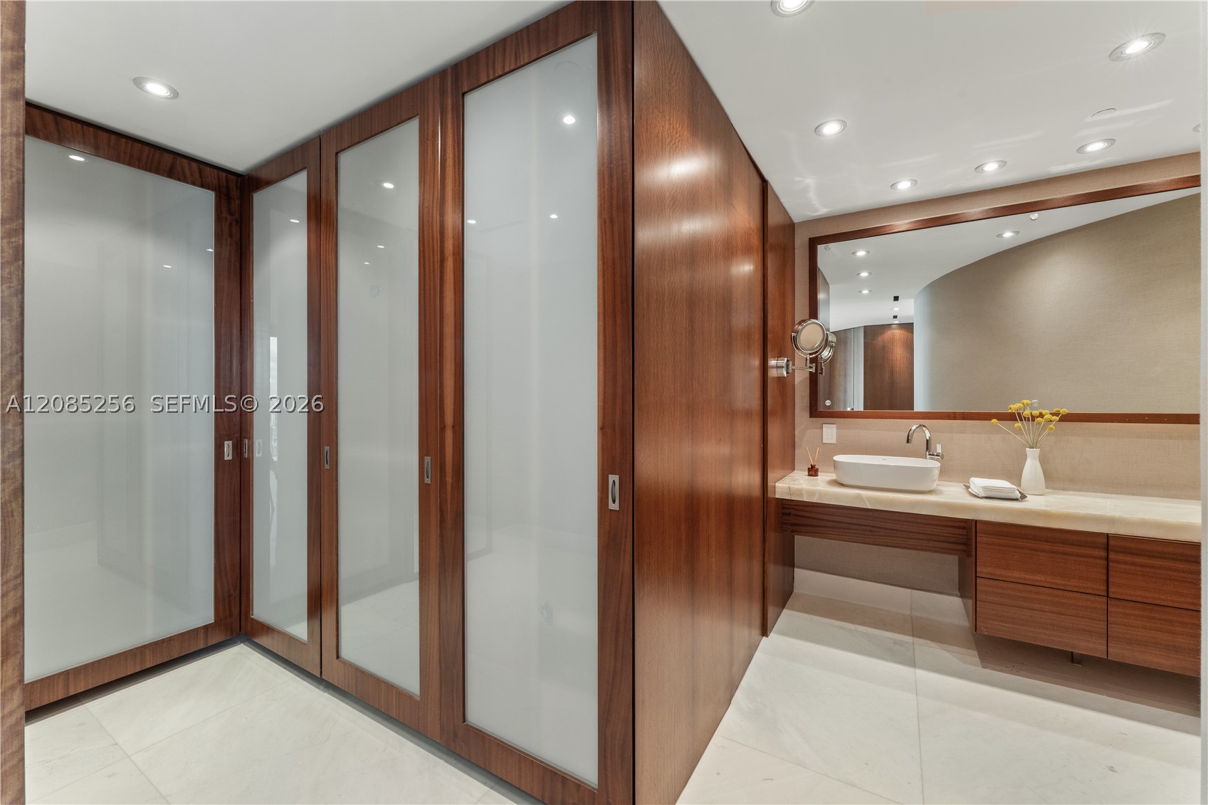 1643 Brickell Ave #PH4901 Miami, FL 33129