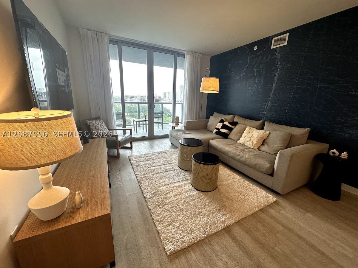 image Beachwalk Condominium1