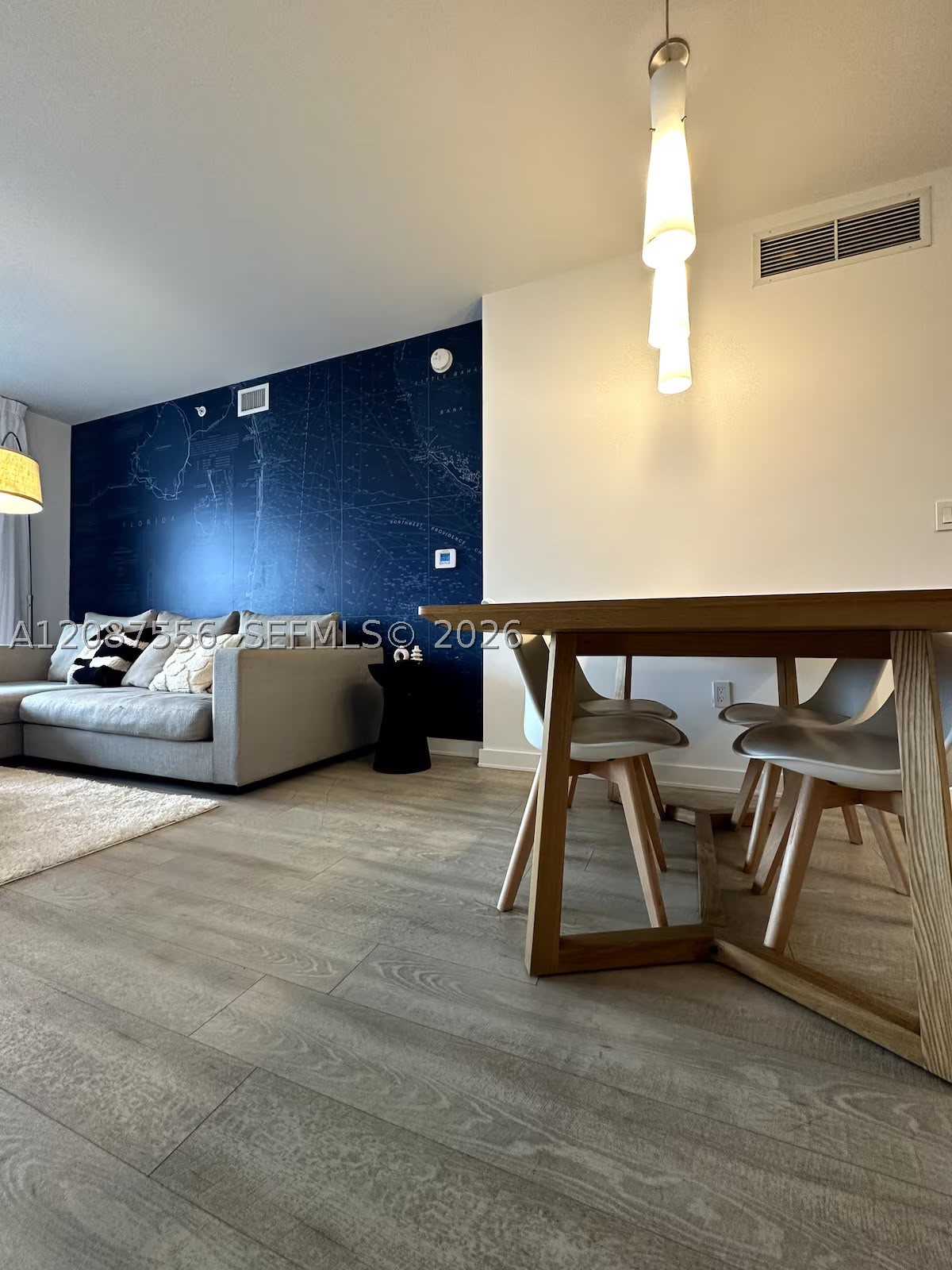 image Beachwalk Condominium2
