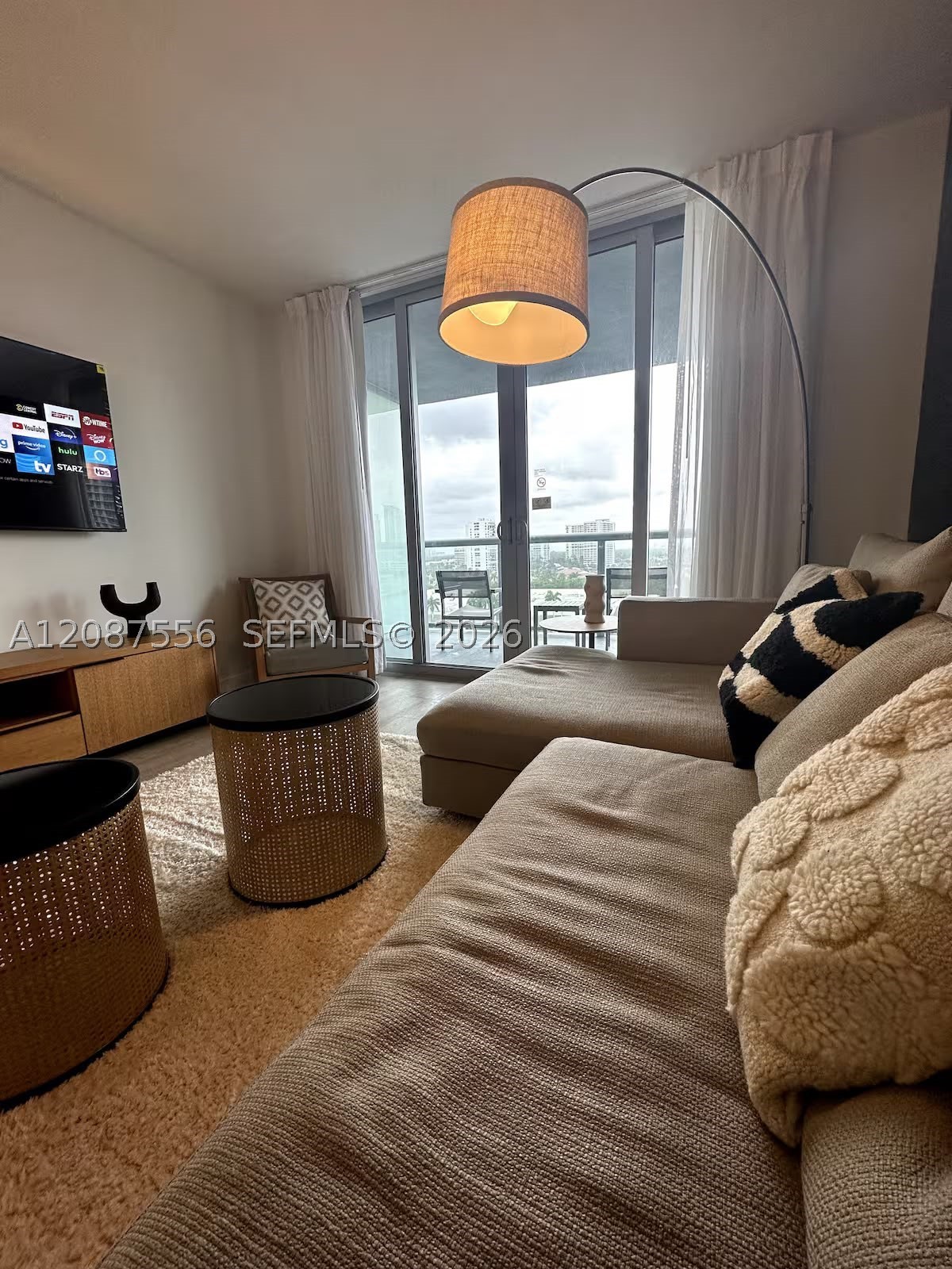 image Beachwalk Condominium3