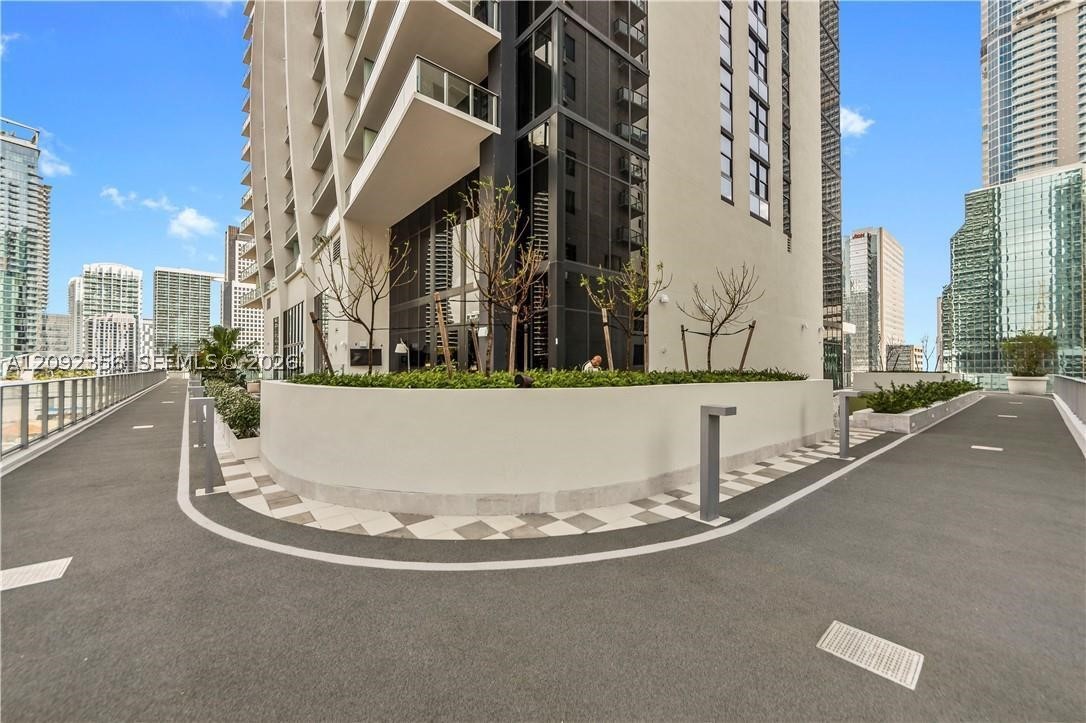 image 1010 Brickell32