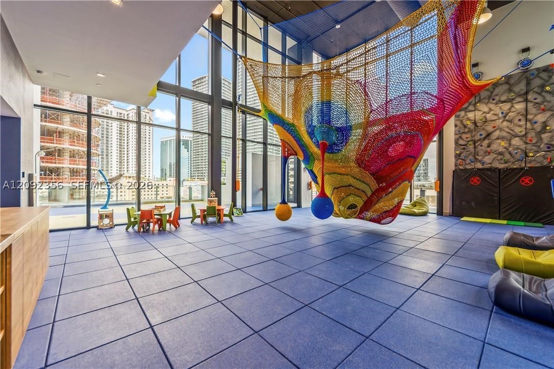 image 1010 Brickell40
