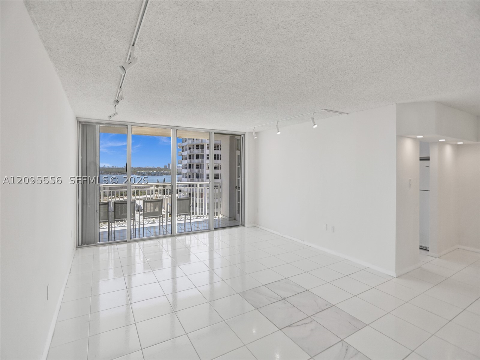 18071 Biscayne Blvd #1701
